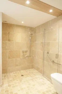 Salle de bains dans l'établissement Les maisons du boulanger