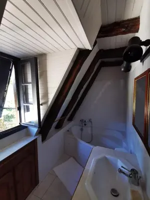 Salle de bains dans l'établissement Lou fredou