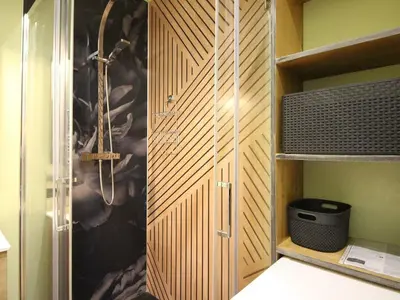 Salle de bains dans l'établissement La Bourboule Appartement T2 avec WiFi près des Thermes - FR-1-608-277