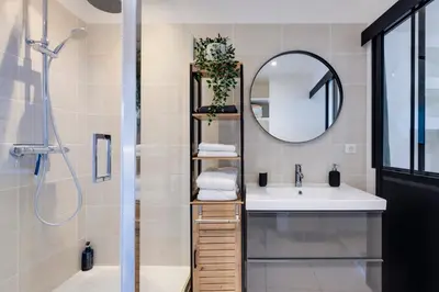 Salle de bains dans l'établissement Le Herriot 5 Hyper Centre 5min de la Gare à pied