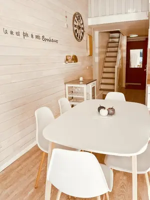 Coin salon dans l'établissement Le Haut Griou aux pieds sur les pistes, 8pers, cœur station, Le Lioran