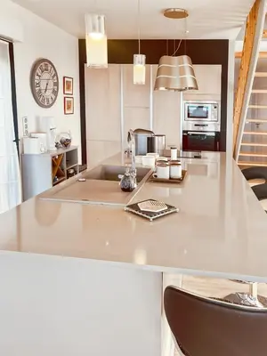 Cuisine ou kitchenette dans l'établissement S'évader vers l'horizon 6pers, calme, wifi