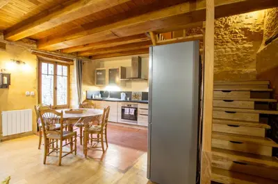 Cuisine ou kitchenette dans l'établissement La bichonelle-chevrefeuille