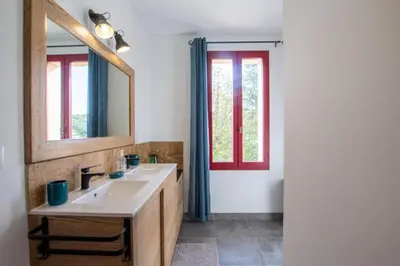 Salle de bains dans l'établissement Chantegrel