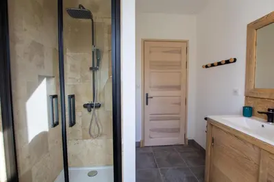 Salle de bains dans l'établissement Chantegrel