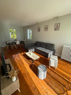 Coin salon dans l'établissement La Maison Lilas
