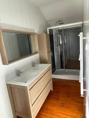 Salle de bains dans l'établissement La Maison Lilas