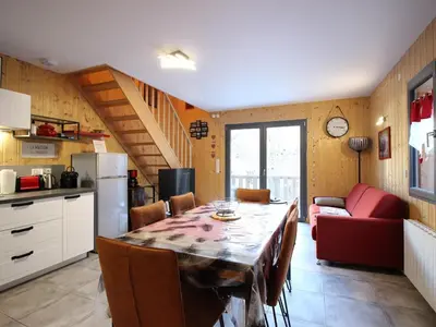 Cuisine ou kitchenette dans l'établissement Chalet moderne 8 pers au Mont-Dore, terrasse et parking - FR-1-608-281