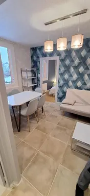 Coin salon dans l'établissement S-e-r-a-l-y 1