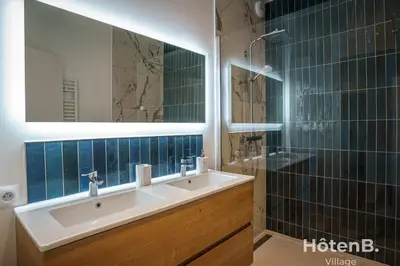 Salle de bains dans l'établissement Villa de Plaisance Élégance et Confort