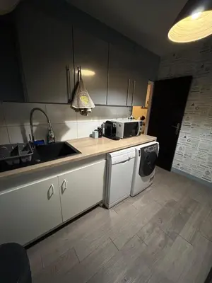 Cuisine ou kitchenette dans l'établissement T3 résidence BEL AIR - Limoges - CHU - parking