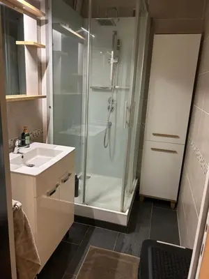 Salle de bains dans l'établissement T3 résidence BEL AIR - Limoges - CHU - parking