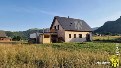 Vue générale sur la montagne ou vue sur la montagne depuis le chalet