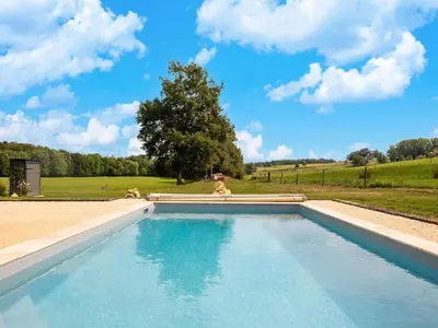 Piscine de l'établissement Charming Holiday Home with Private Pool ou située à proximité