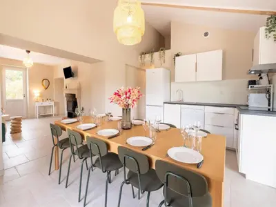 Cuisine ou kitchenette dans l'établissement Charming Holiday Home with Private Pool
