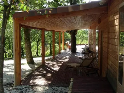Jardin de l'établissement Maison bois avec piscine privée et Wifi, animaux admis - FR-1-616-447