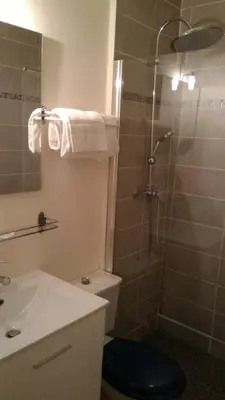 Salle de bains dans l'établissement Auberge de la marquise