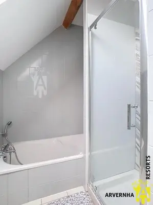 Salle de bains dans l'établissement Villa Clara