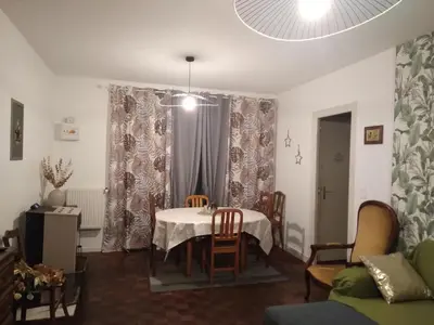 Coin salon dans l'établissement Maison de village proche du Lac de Vassivière