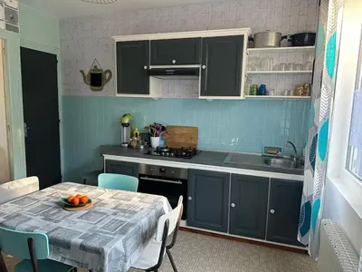 Cuisine ou kitchenette dans l'établissement Maison de village proche du Lac de Vassivière