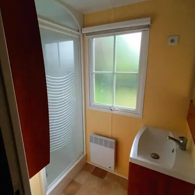 Salle de bains dans l'établissement Camping Baroudeurs