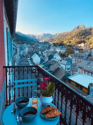 Vue générale sur la montagne ou vue sur la montagne depuis l'appartement