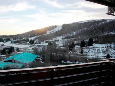 Vue générale sur la montagne ou vue sur la montagne depuis l'appartement