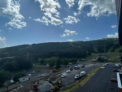 Vue générale sur la montagne ou vue sur la montagne depuis l'appartement