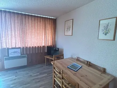 Plan de l'établissement Studio au Cœur de Super Besse avec Balcon Sud et Parking - FR-1-814-19