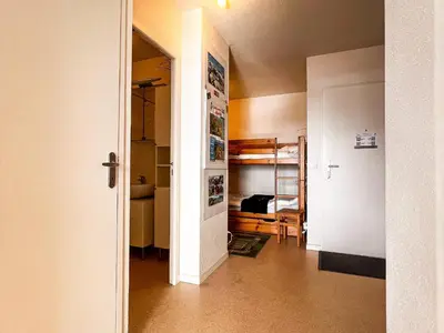 Cuisine ou kitchenette dans l'établissement Appartement 6 pers, Wi-Fi, proche pistes ski, garage privé, vue lac et montagnes - FR-1-814-24
