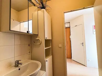 Salle de bains dans l'établissement Appartement 6 pers, Wi-Fi, proche pistes ski, garage privé, vue lac et montagnes - FR-1-814-24