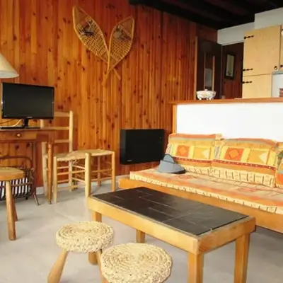 Appartement coeur de station avec parking privé à Super Besse - FR-1-814-47