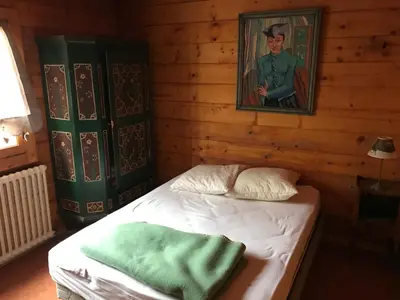 Un ou plusieurs lits dans un hébergement de l'établissement Chalet atypique près des pistes, 9 pers., sculptures uniques - FR-1-814-49