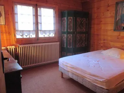Un ou plusieurs lits dans un hébergement de l'établissement Chalet atypique près des pistes, 9 pers., sculptures uniques - FR-1-814-49