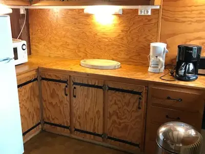 Cuisine ou kitchenette dans l'établissement Chalet atypique près des pistes, 9 pers., sculptures uniques - FR-1-814-49