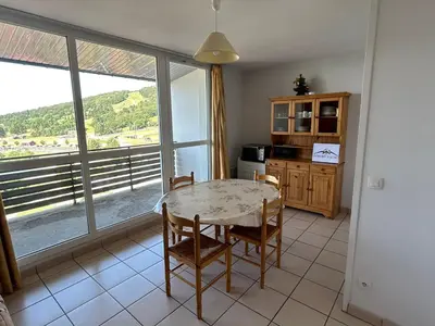 Cuisine ou kitchenette dans l'établissement Appart 6 pers avec Parking privé, près du Lac et ski - FR-1-814-71