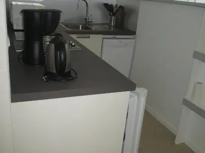 Cuisine ou kitchenette dans l'établissement Appartement 4 pers près centre et pistes, navette, parking, lave-vaisselle - FR-1-814-74
