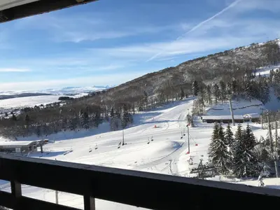L'établissement Appartement au pied des pistes avec garage privé - FR-1-814-13 en hiver