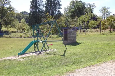 Aire de jeux pour enfants de l'établissement Gîte familial à la campagne