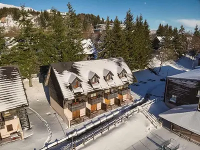 L'établissement Duplex 8 pers à Super-Besse avec balcon - FR-1-814-44 en hiver