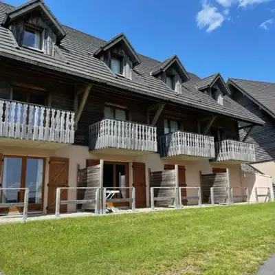 Duplex 8 pers à Super-Besse avec balcon - FR-1-814-44