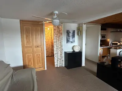 Plan de l'établissement Appartement spacieux en montagne avec loggia, au cœur de la station, proche piste et lac - FR-1-814-62