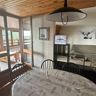 Appartement spacieux en montagne avec loggia