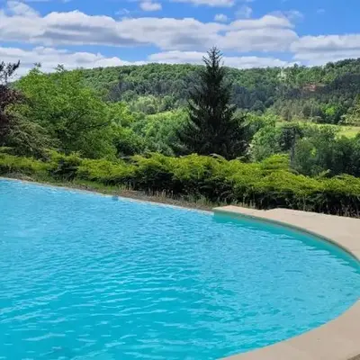 Domaine pour 8 personnes avec piscine