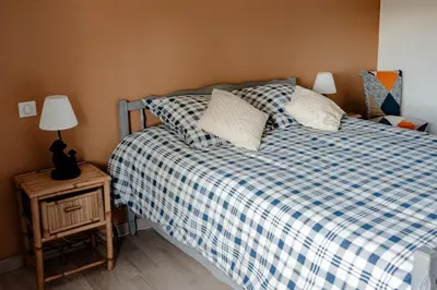 Un ou plusieurs lits dans un hébergement de l'établissement Gîte Terre - 1-4 pers, à 20 mins de Vulcania et du Puy-de-Dôme, 35 mins du Sancy