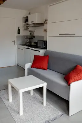 Cuisine ou kitchenette dans l'établissement Gîte Terre - 1-4 pers, à 20 mins de Vulcania et du Puy-de-Dôme, 35 mins du Sancy
