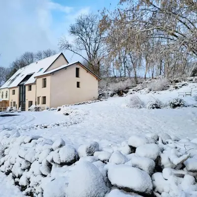 L'établissement Gîte Ciel - 1-8 pers, au calme, à 20 mins du Puy-de-Dôme, Vulcania et le volcan de Lemptégy en hiver