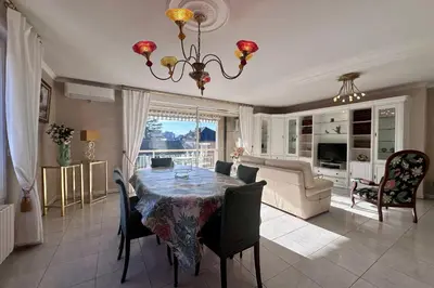 Cuisine ou kitchenette dans l'établissement Casa Cardinal-Grand T3 secteur HôpitalCentreVille
