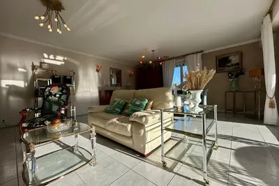Coin salon dans l'établissement Casa Cardinal-Grand T3 secteur HôpitalCentreVille