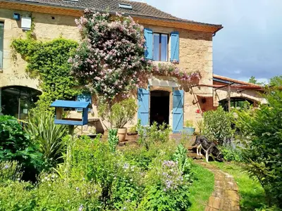 Jardin de l'établissement Chambres d'hôtes Par Hasard